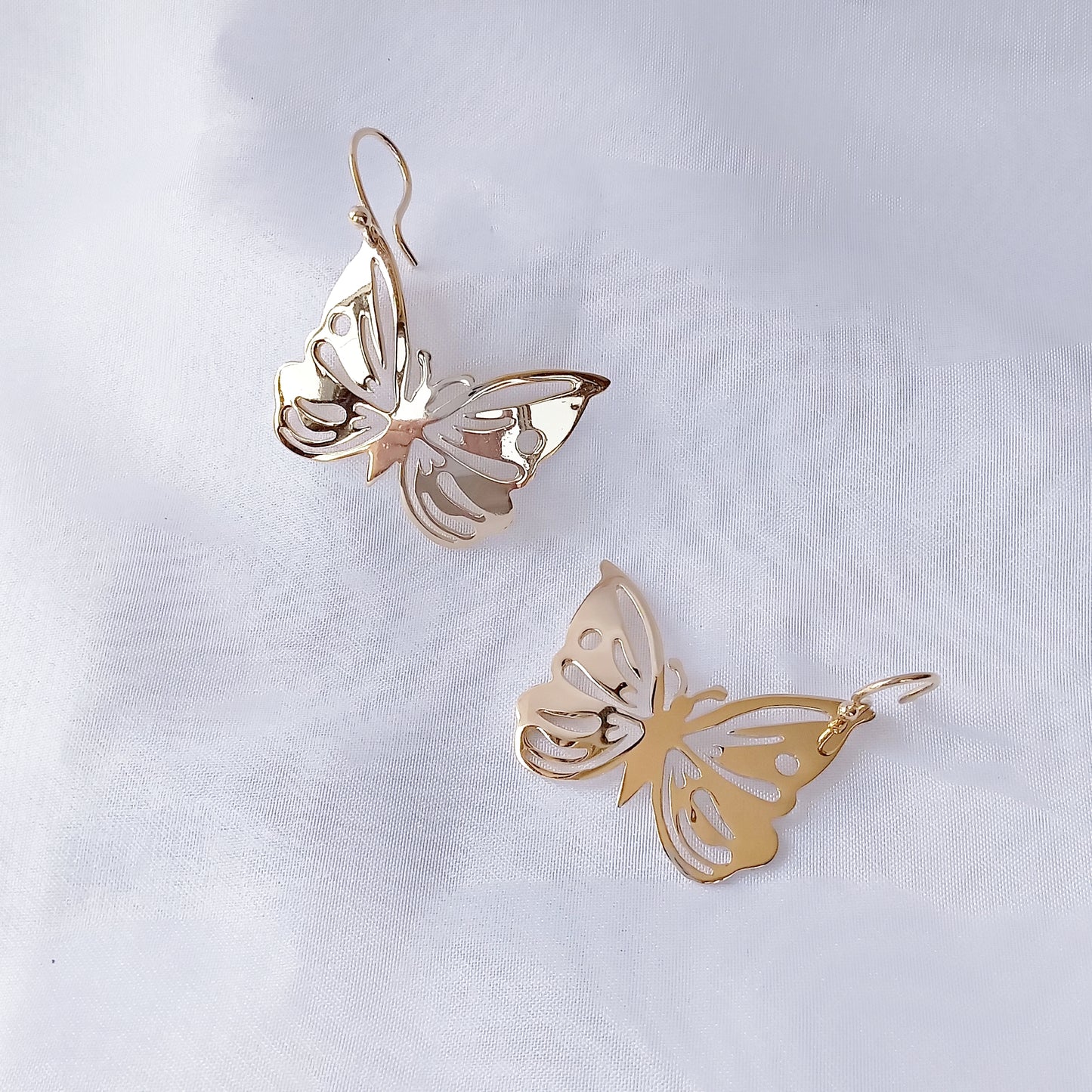 Arete Dorado Mariposa