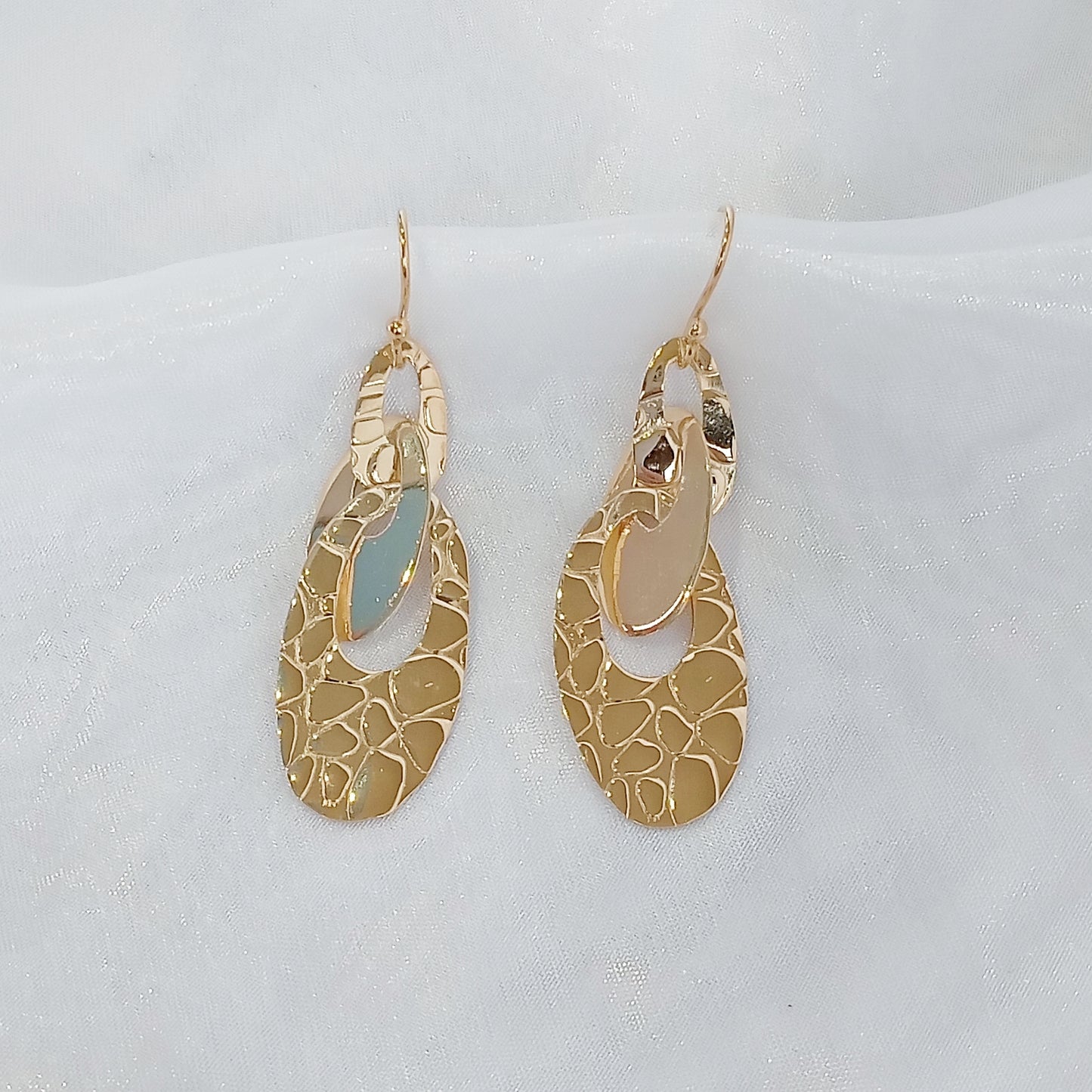 Arete Dorado Eslabón Engarzado