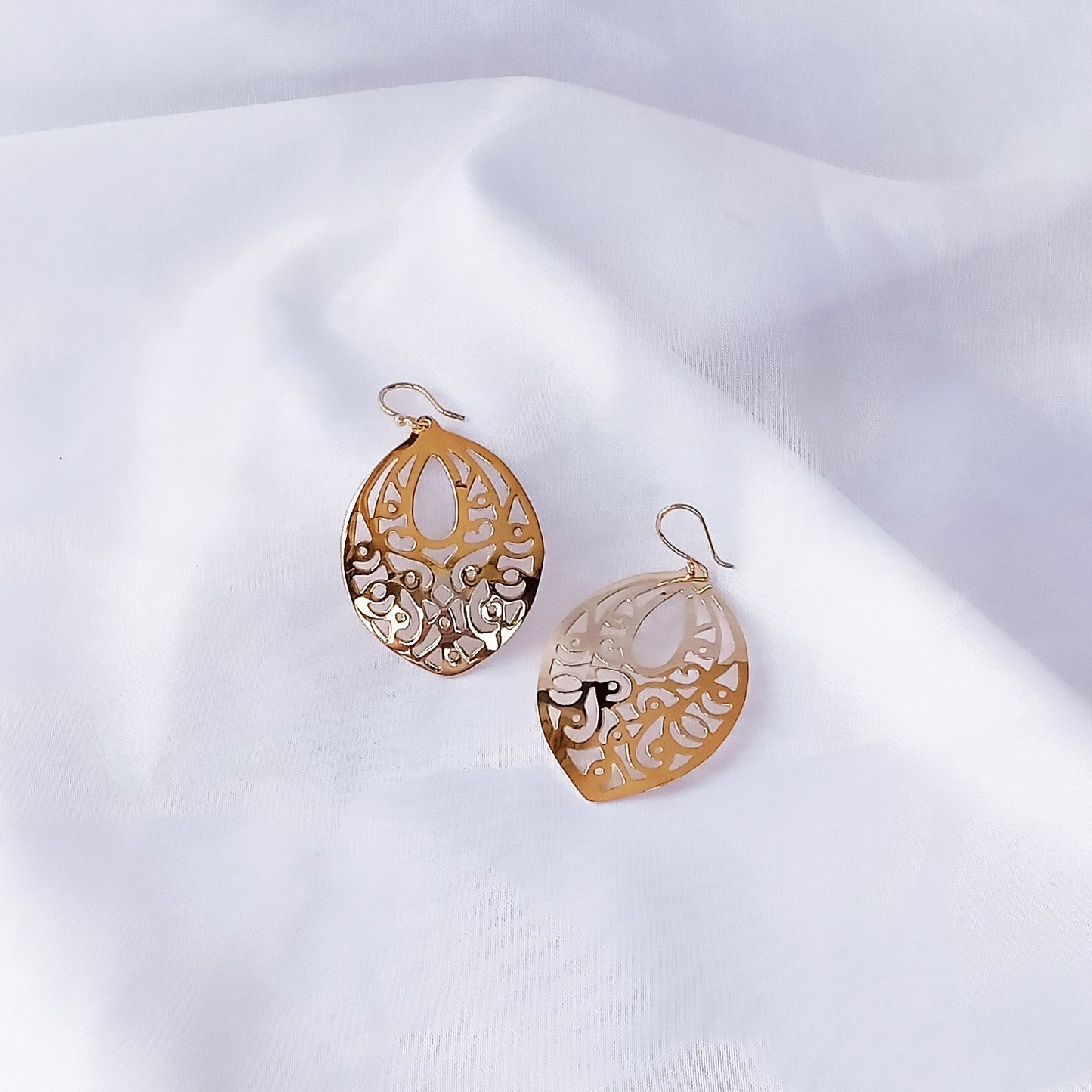 Arete Dorado Gota Encaje