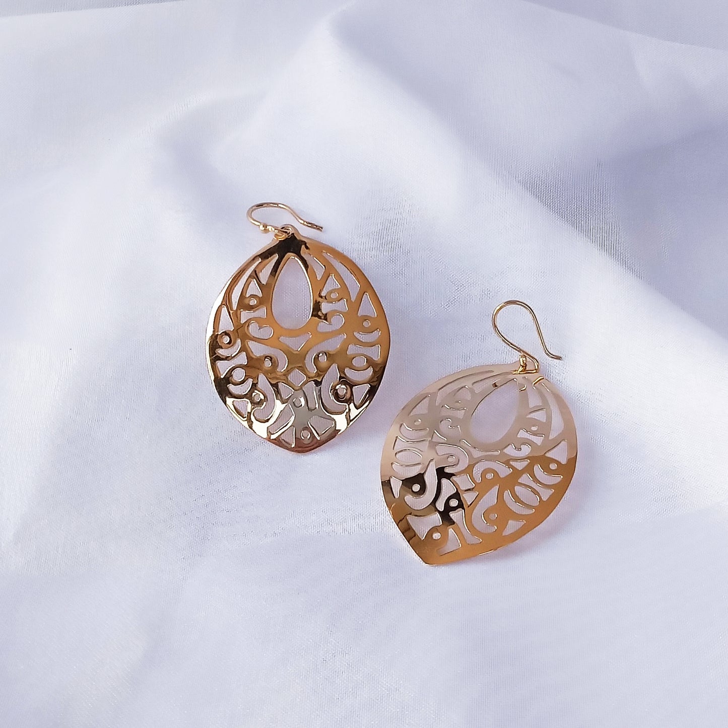 Arete Dorado Gota Encaje