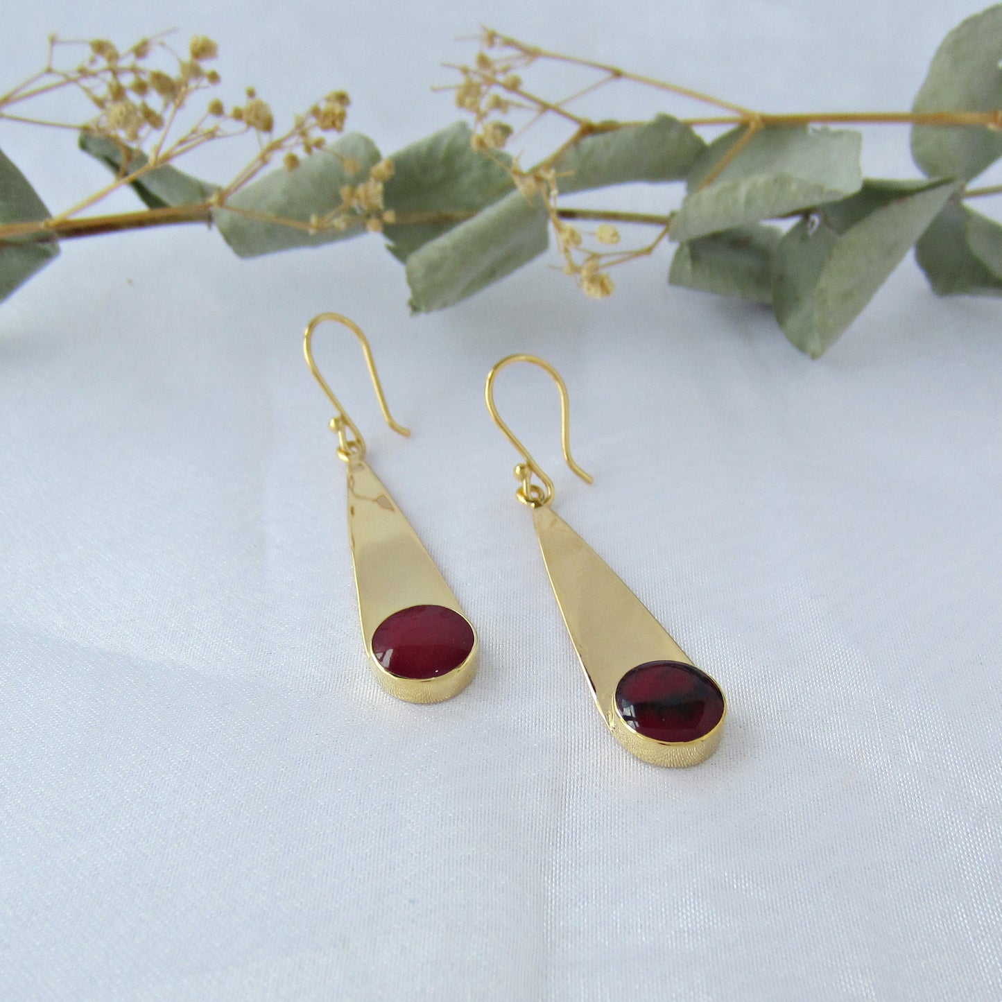 Aretes Dorado Gota Larga con Piedra