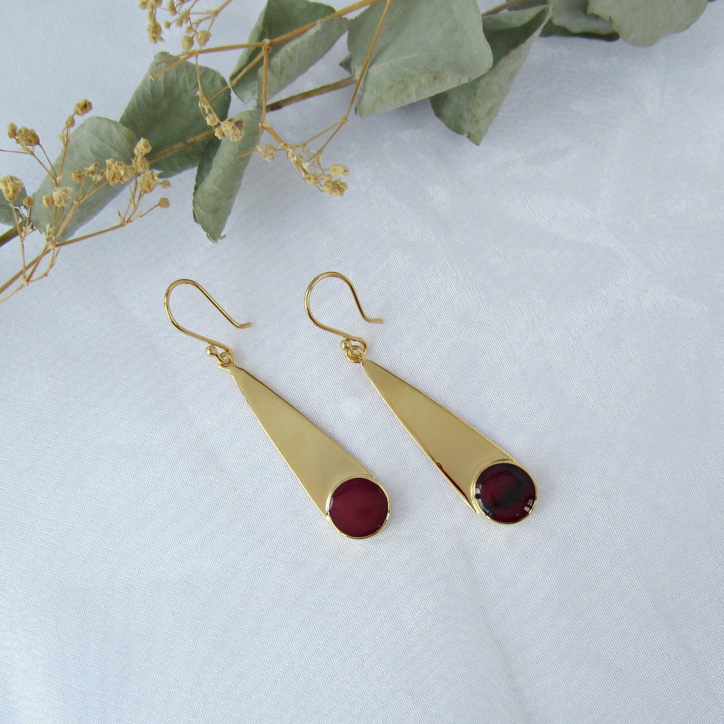 Aretes Dorado Gota Larga con Piedra
