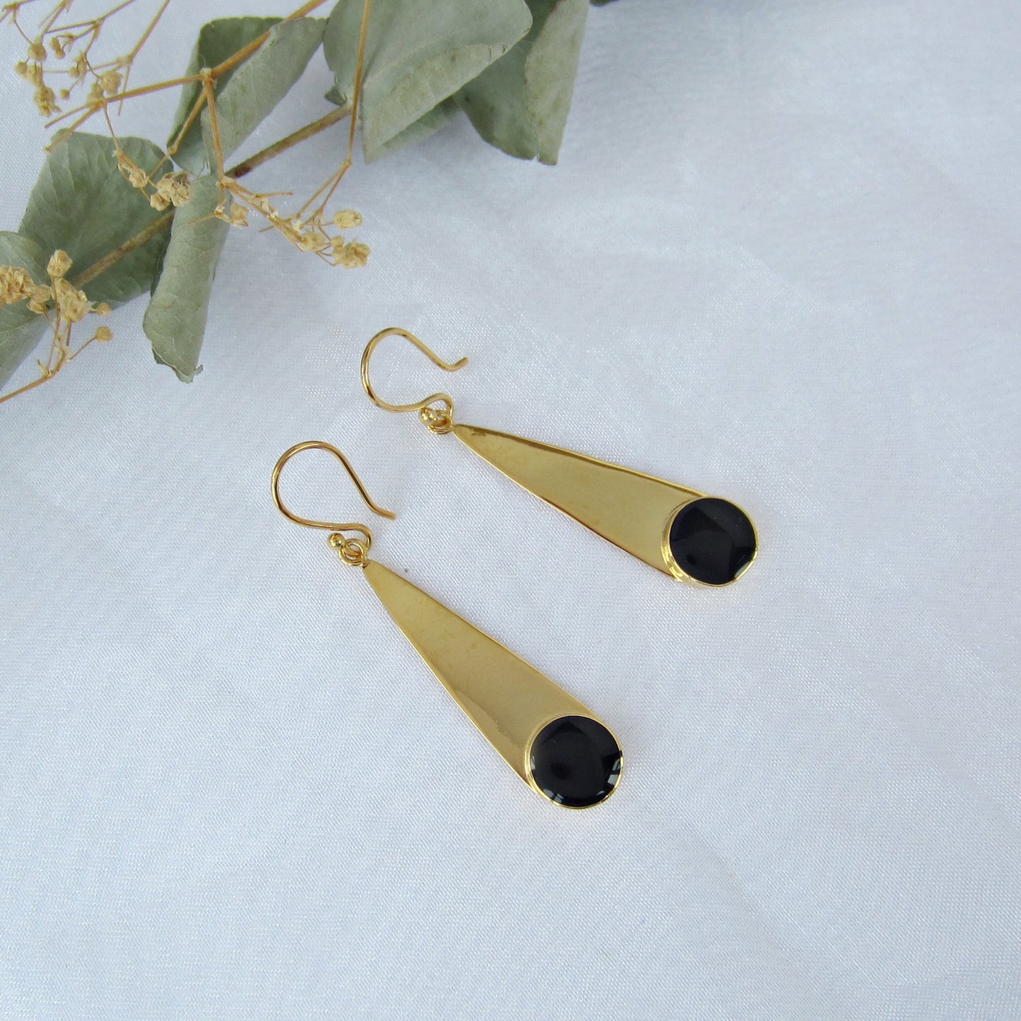 Aretes Dorado Gota Larga con Piedra