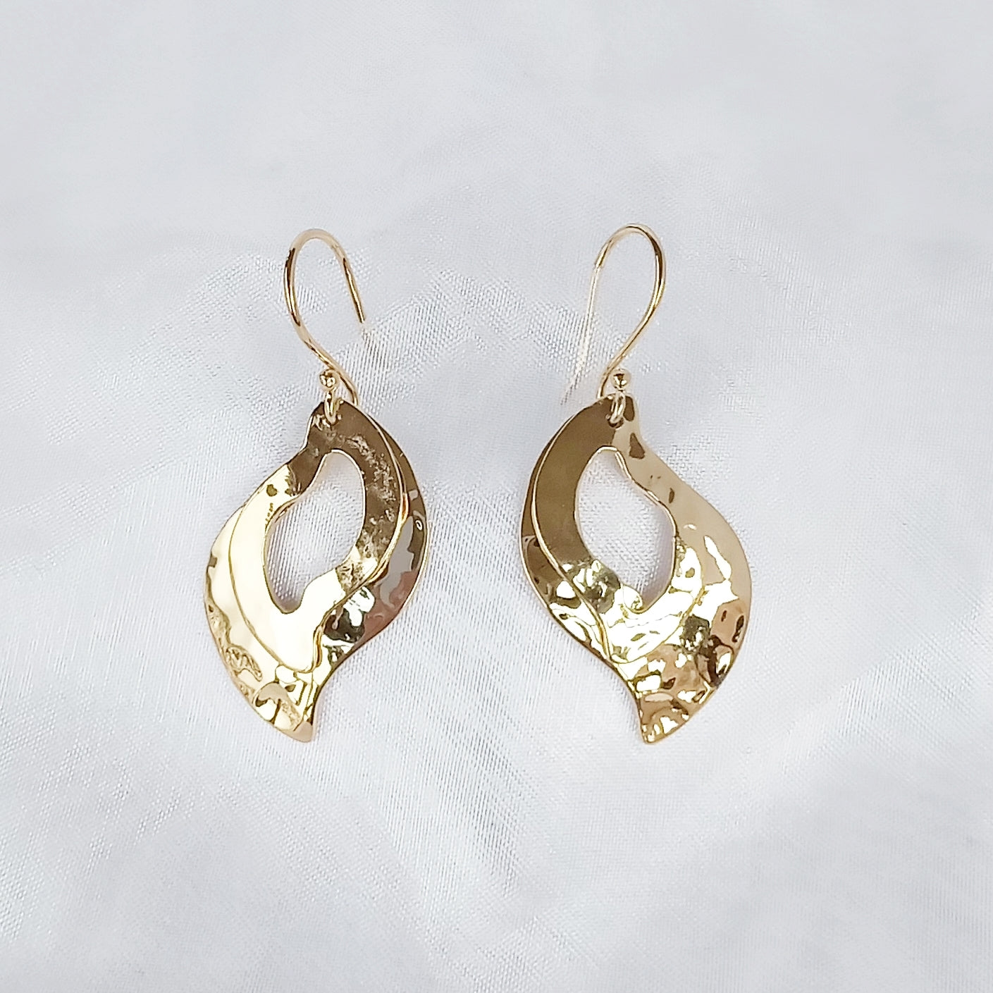 Arete Dorado Hoja Calada