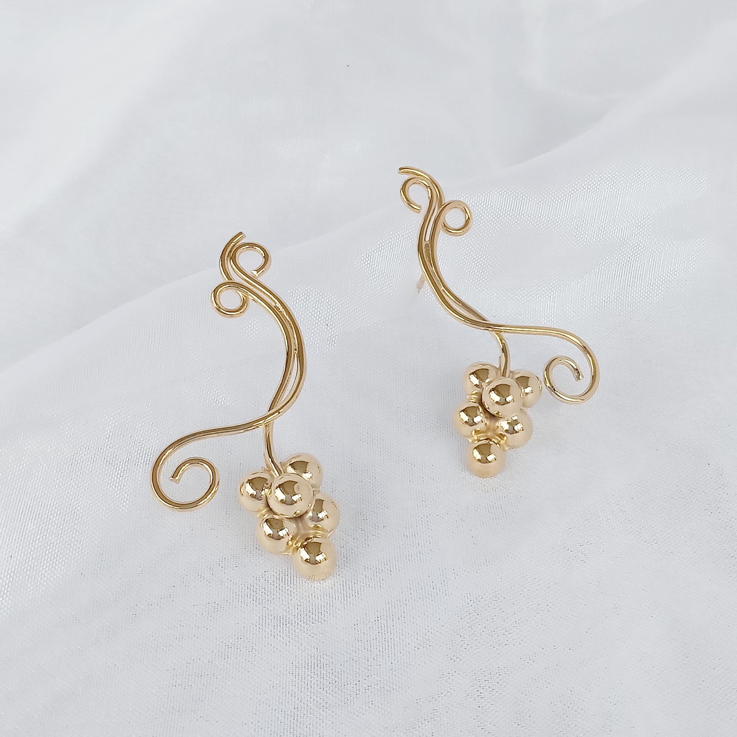 Arete Dorado Uvas