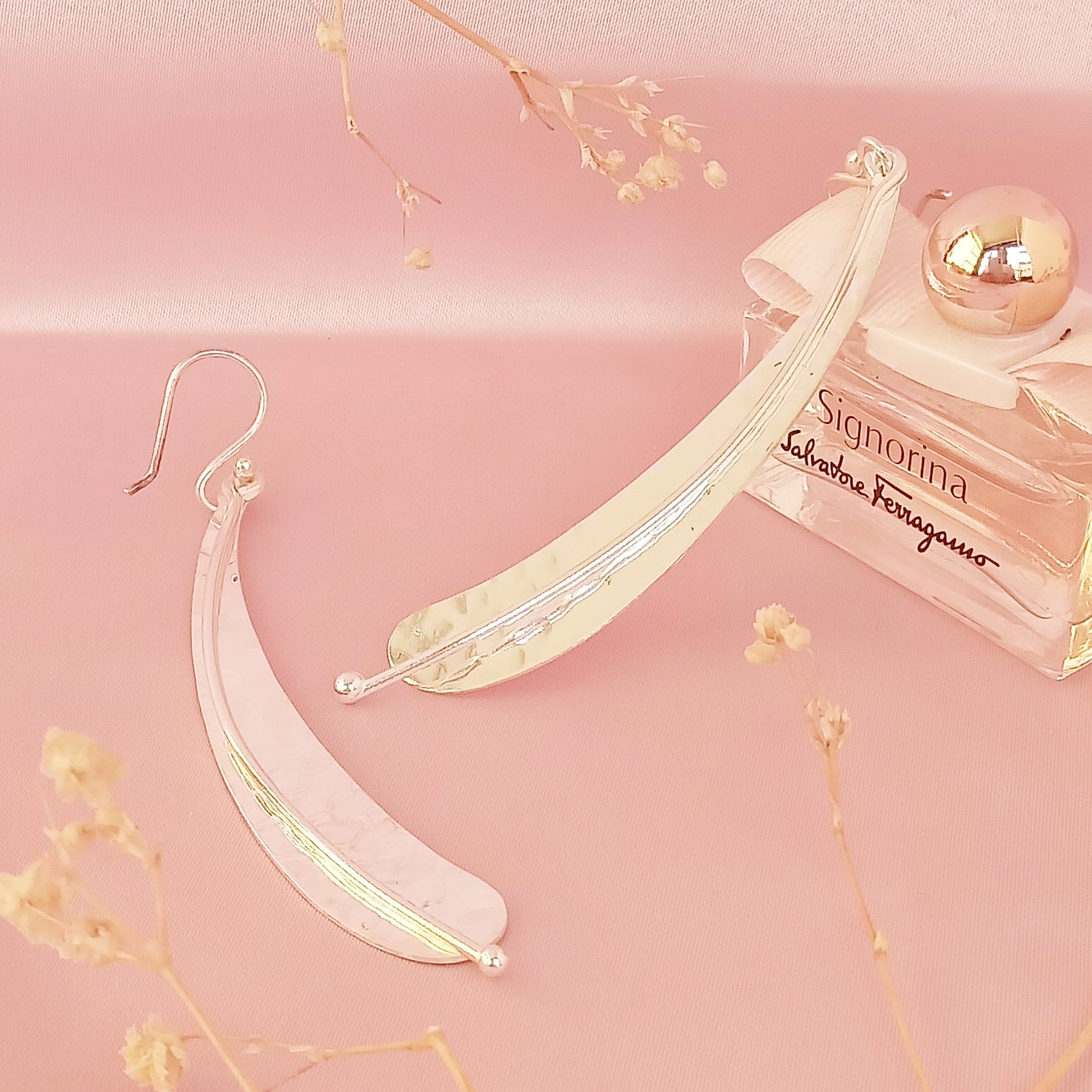 Arete Plateado Pétalo Largo