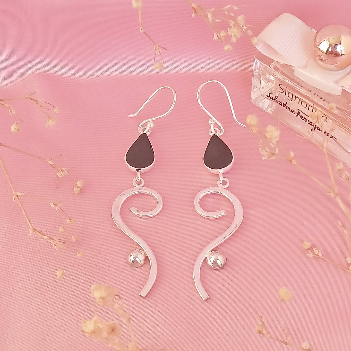 Arete Plateado Signo con Piedra