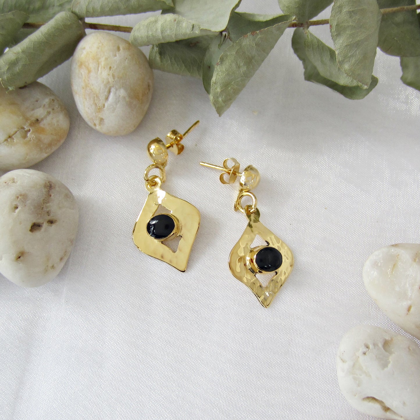 Aretes Dorados Avellana Martillada