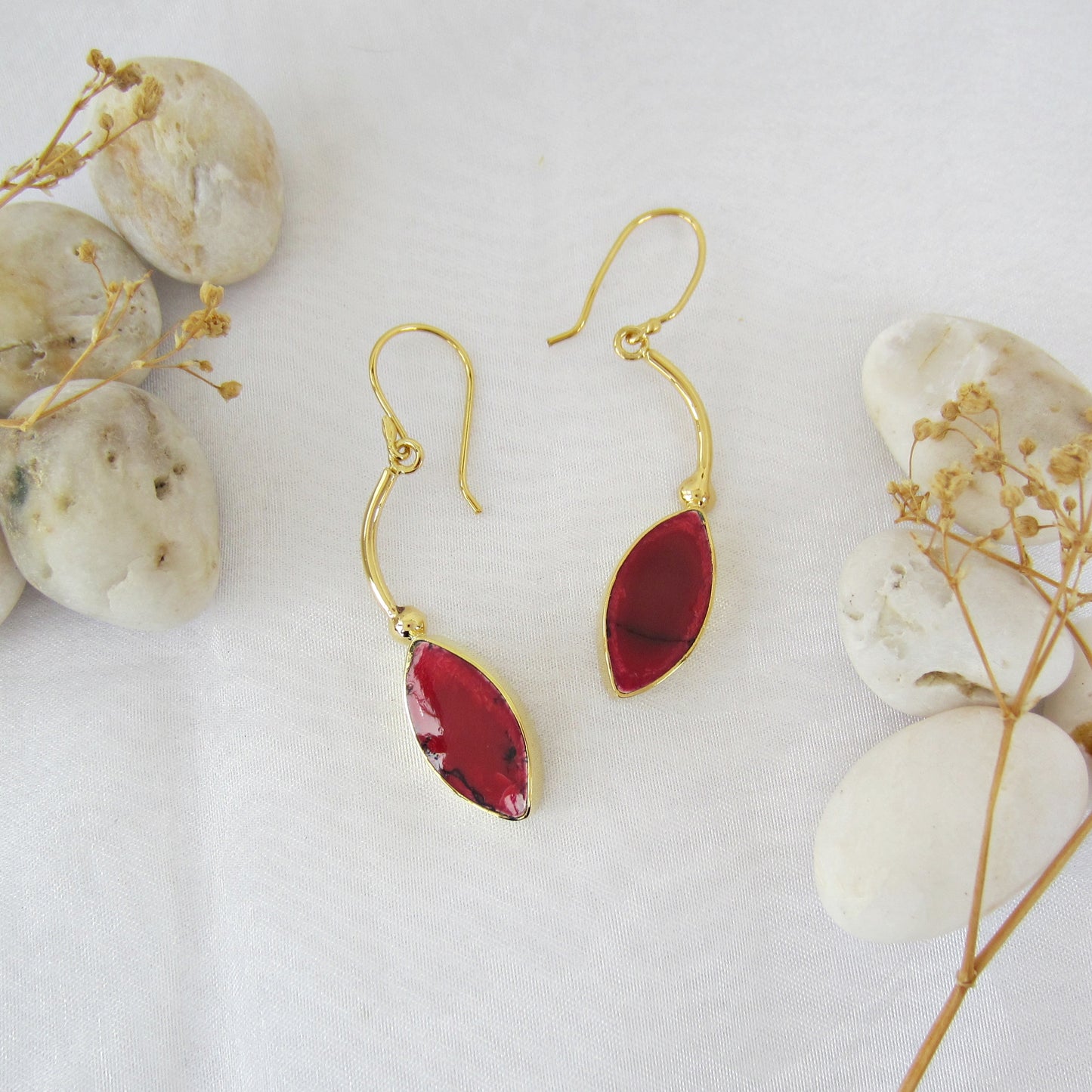 Aretes Dorados Ojo de Gato