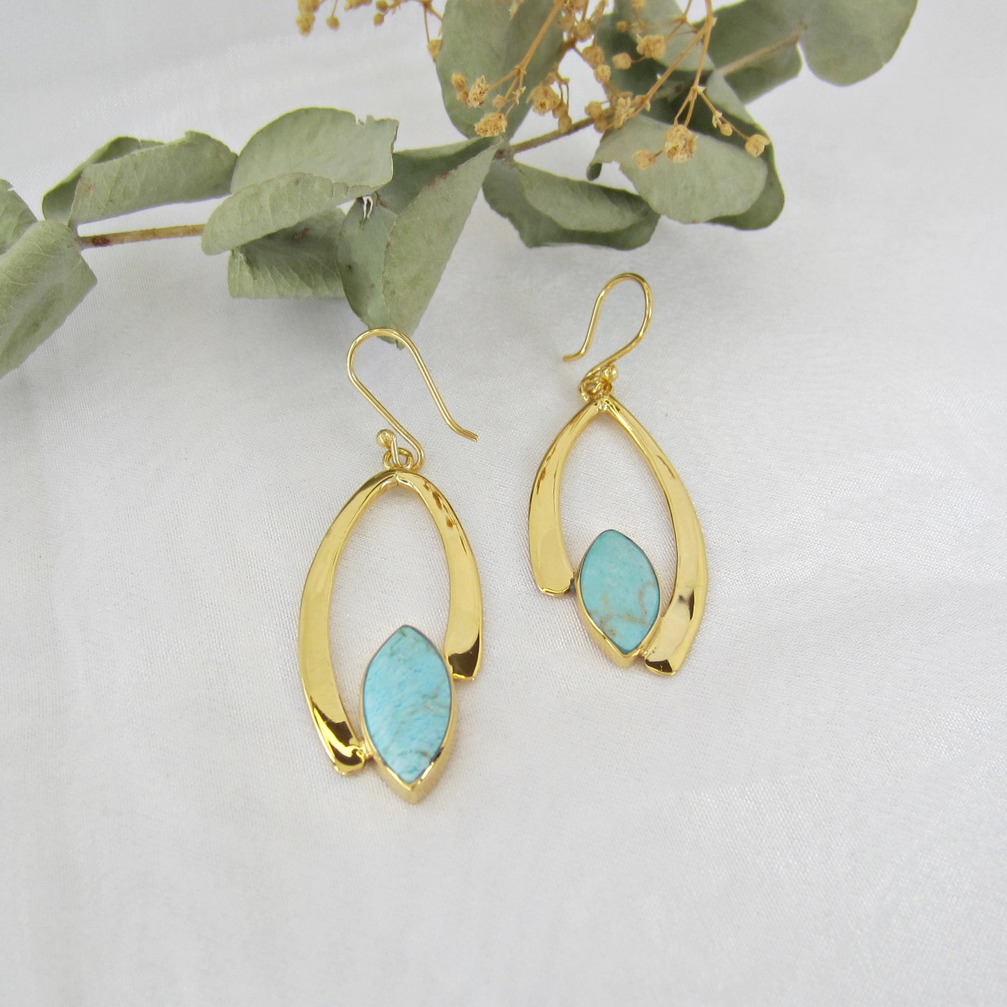 Aretes Dorados Gota de Agua