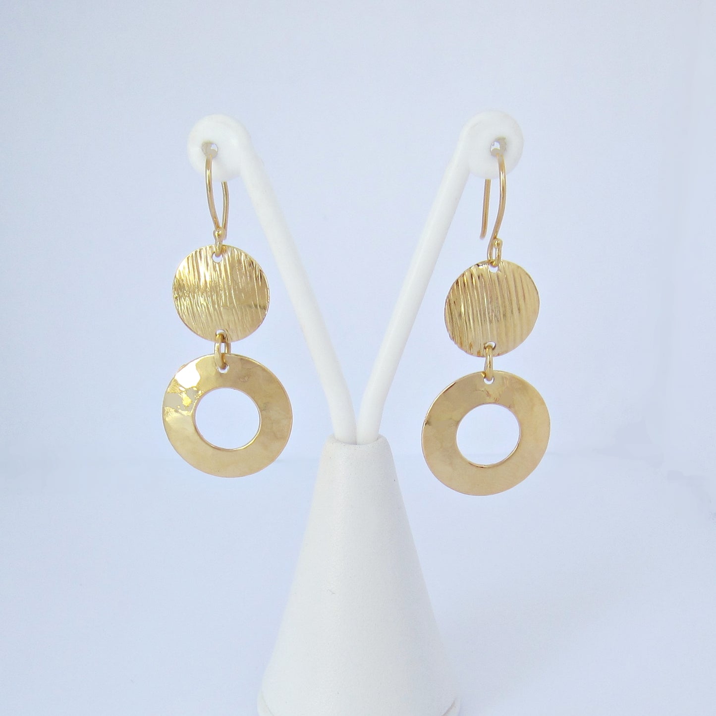 Aretes Dorados Circulares Doble Relieve