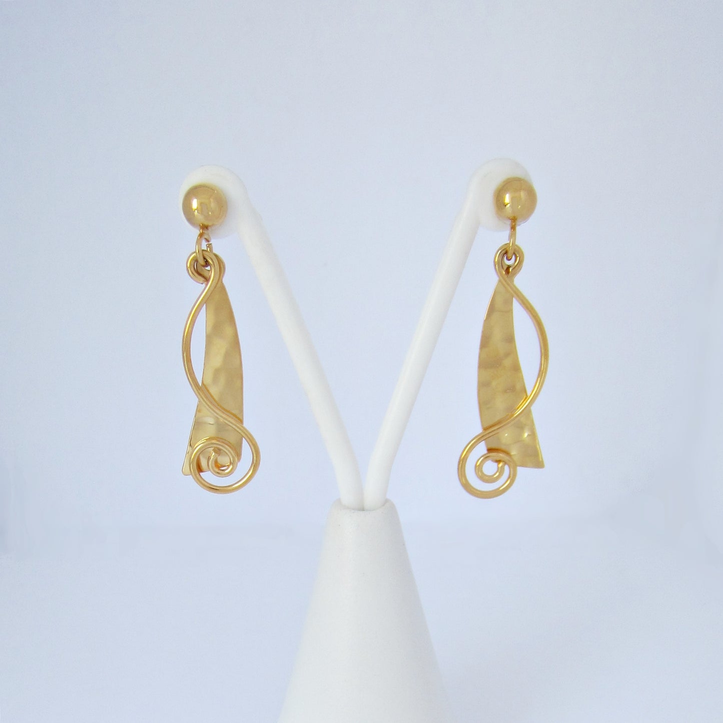 Arete Dorado Muñeca Martillada