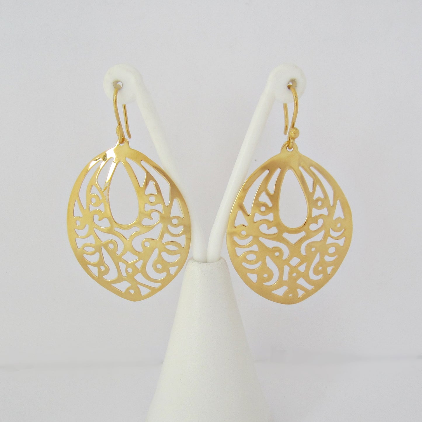 Arete Dorado Gota Encaje