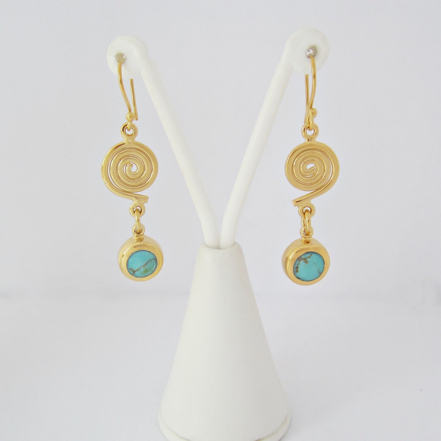 Arete Dorado Espiral con Piedra