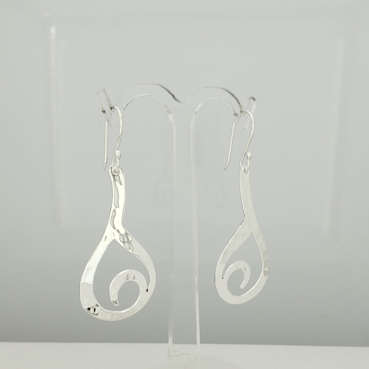 Arete plateado cucharita