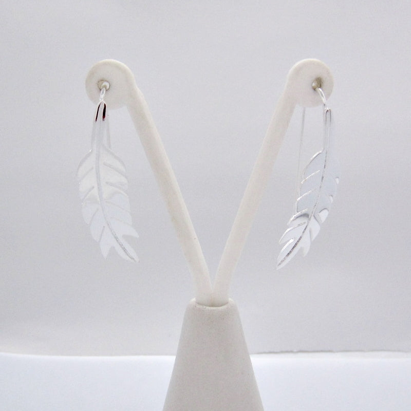 Arete Plateado Pluma