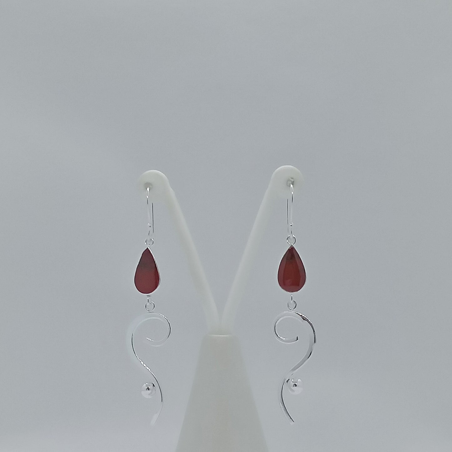 Arete Plateado Signo con Piedra