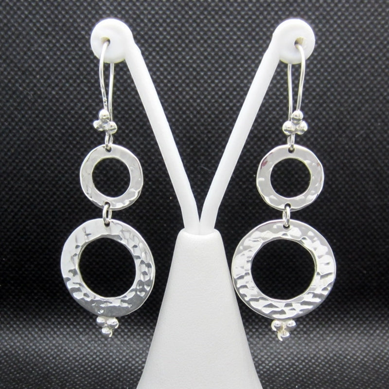 Aretes donitas con casquillas