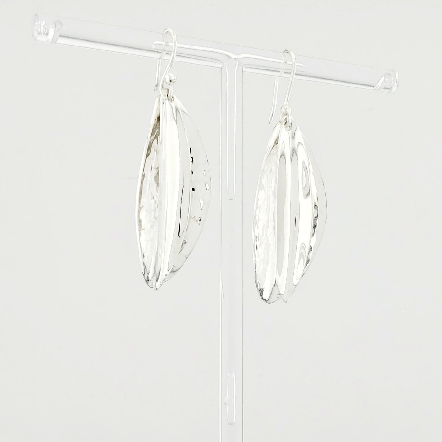 Arete Plateado Doble Hoja