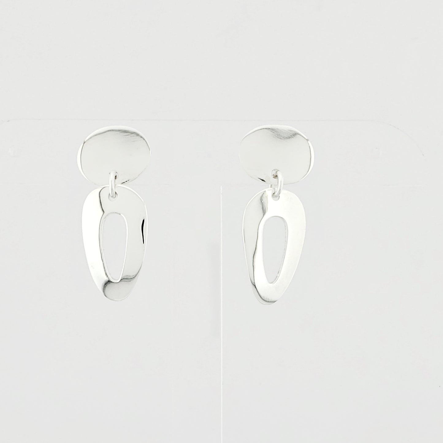 Arete Plateado Botón Almendra