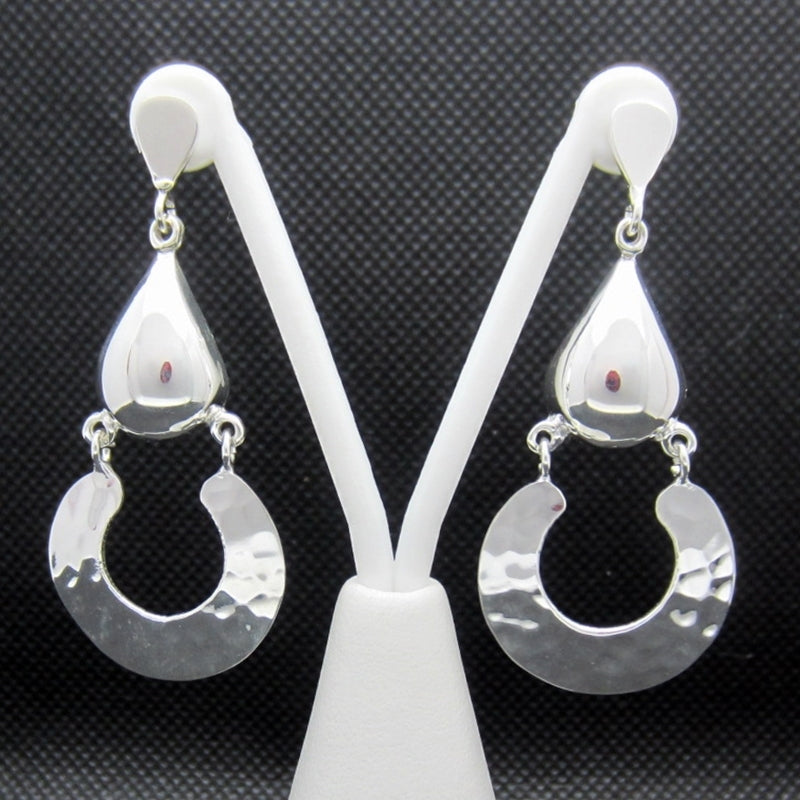 Aretes plateados egipcio