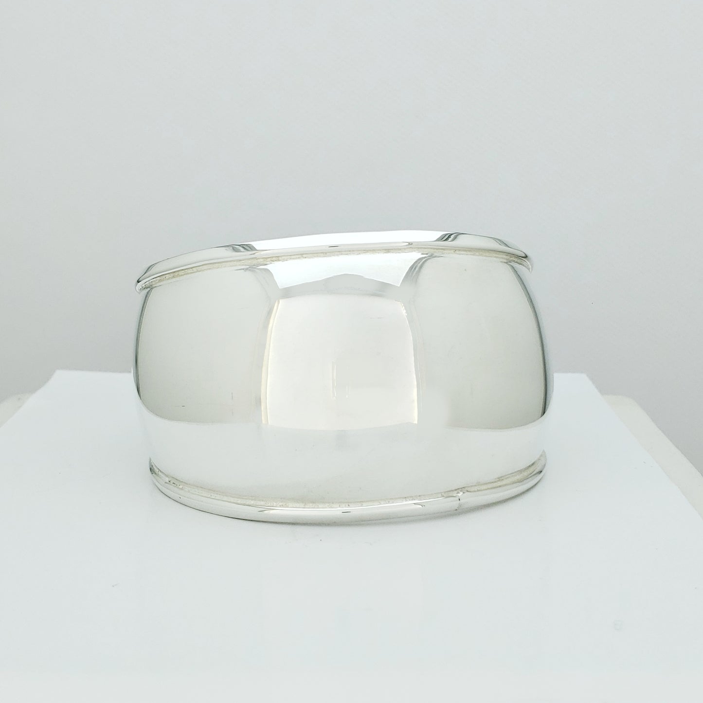 Brazalete Delineado Liso