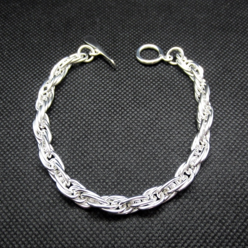 Pulsera plateada de lazo