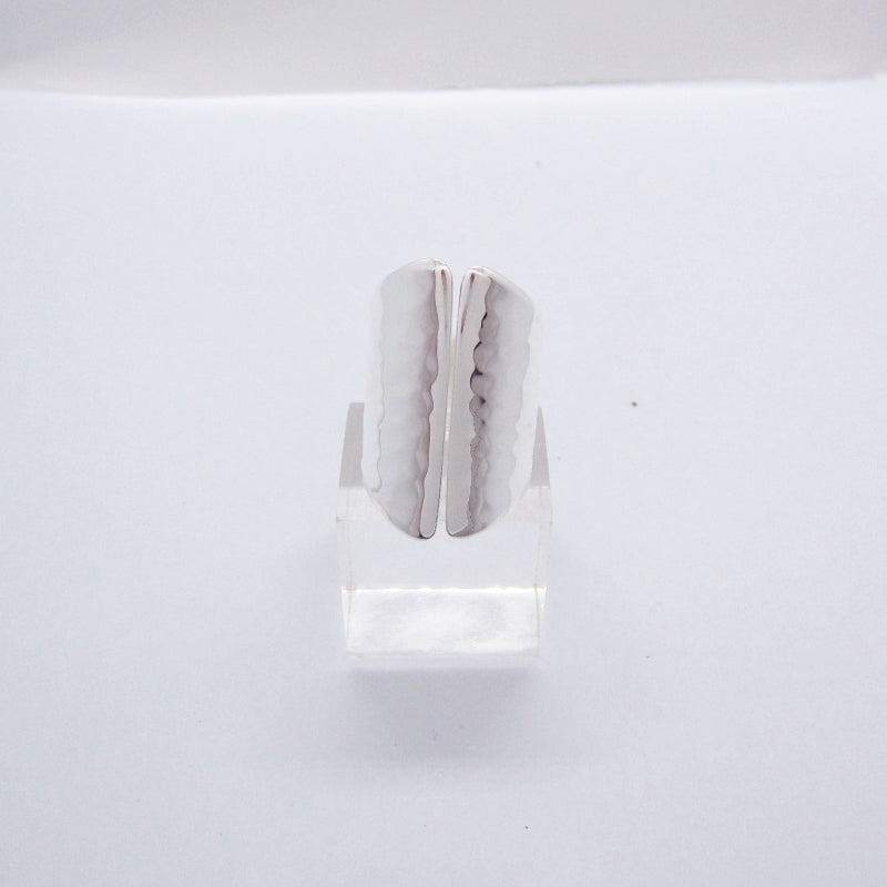 Anillo Plateado Abertura Martillado