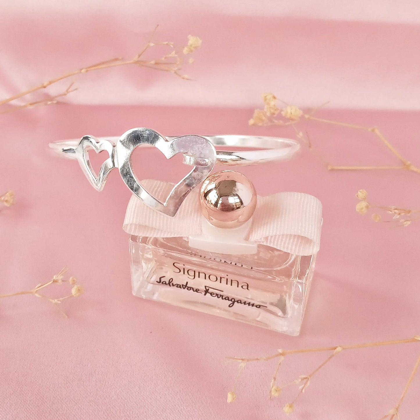 Pulsera Plateada Doble Corazón Calado