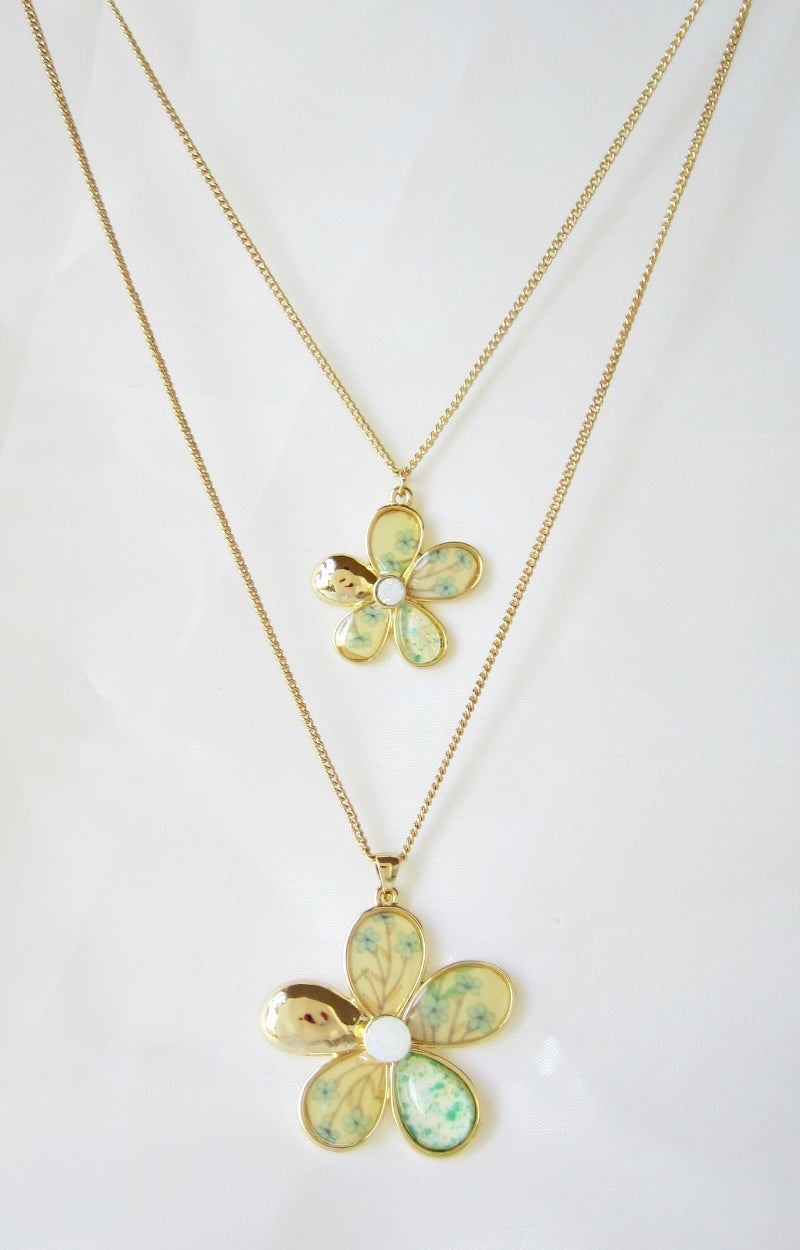 Green flower necklace