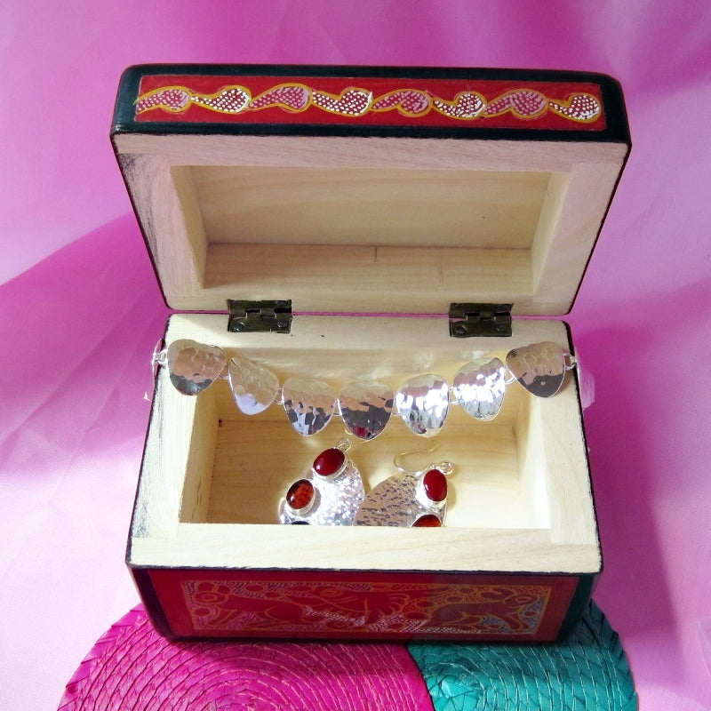 Red Olinala Animals Box