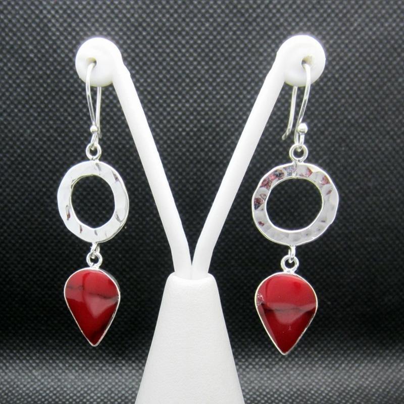 ARETES PLATEADOS PUNTA LANZA CON PIEDRA - Petick Joyería Artesanal