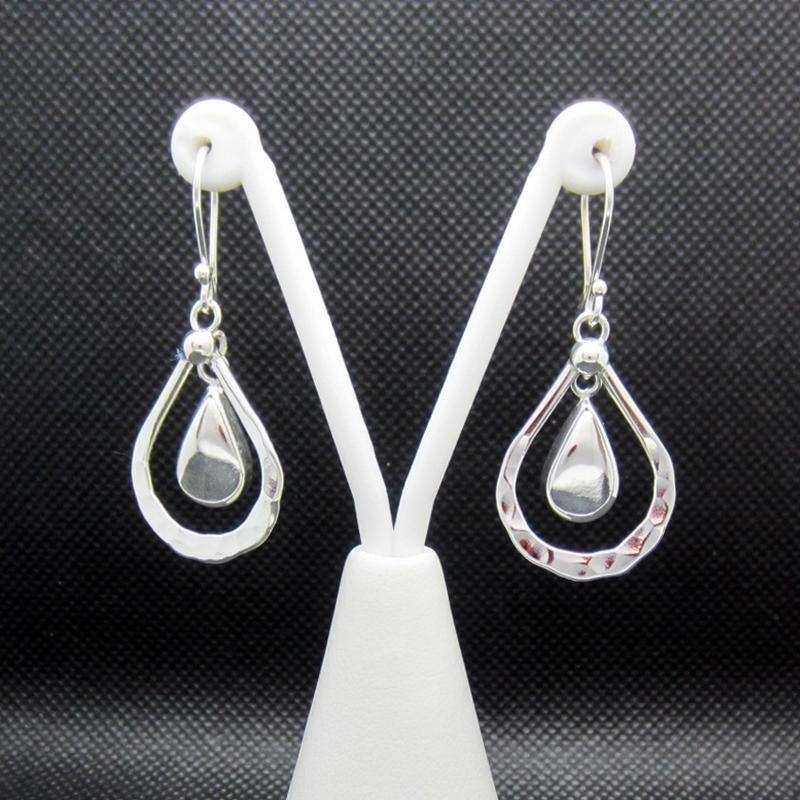 ARETES PLATEADOS GOTAS DE LLUVIA - Petick Joyería Artesanal
