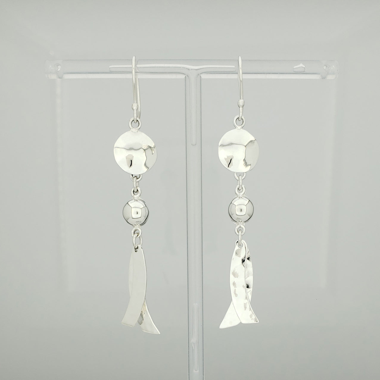 Arete plateado listones