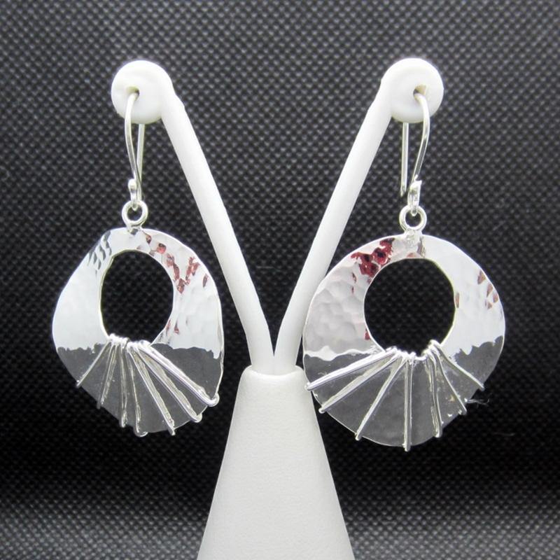 ARETES PLATEADOS RUSTICOS - Petick Joyería Artesanal
