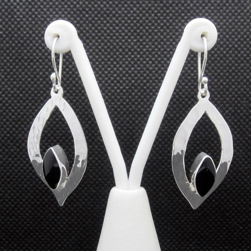 ARETES PLATEADOS ALMENDRA PIEDRA - Petick Joyería Artesanal