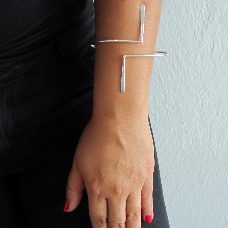 BRAZALETE PLATEADO EGIPCIO - Petick Joyería Artesanal