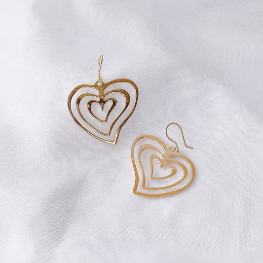 Arete Dorado Corazón Calado en disminución