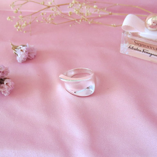 Anillo Plateado Diagonal