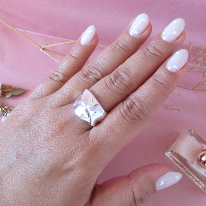 Anillo Plateado Relieve