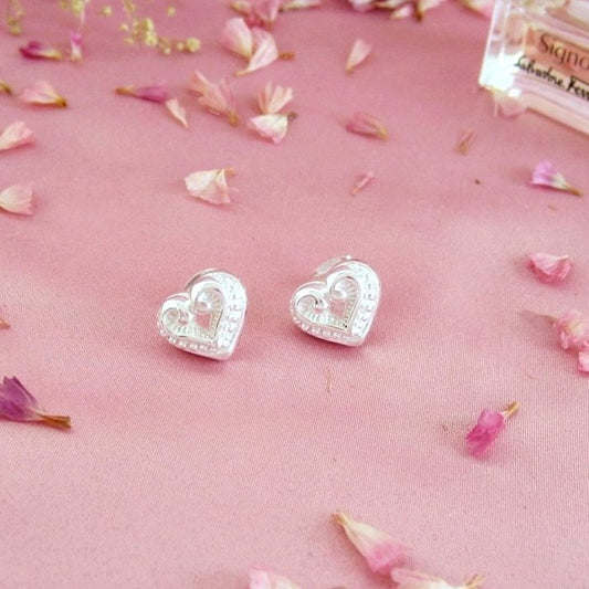 Aretes Mini Plateado Corazones Vintage