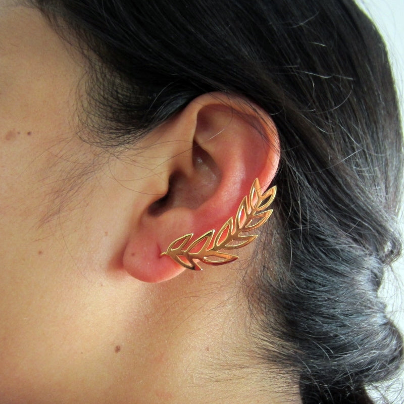Aretes dorados hojas caladas