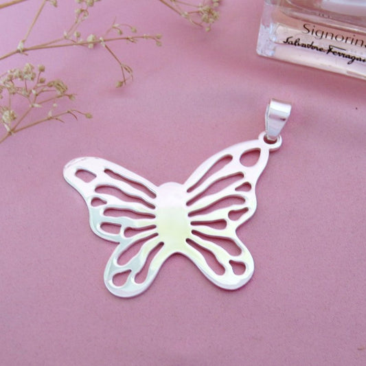 Dije Mariposa Volando