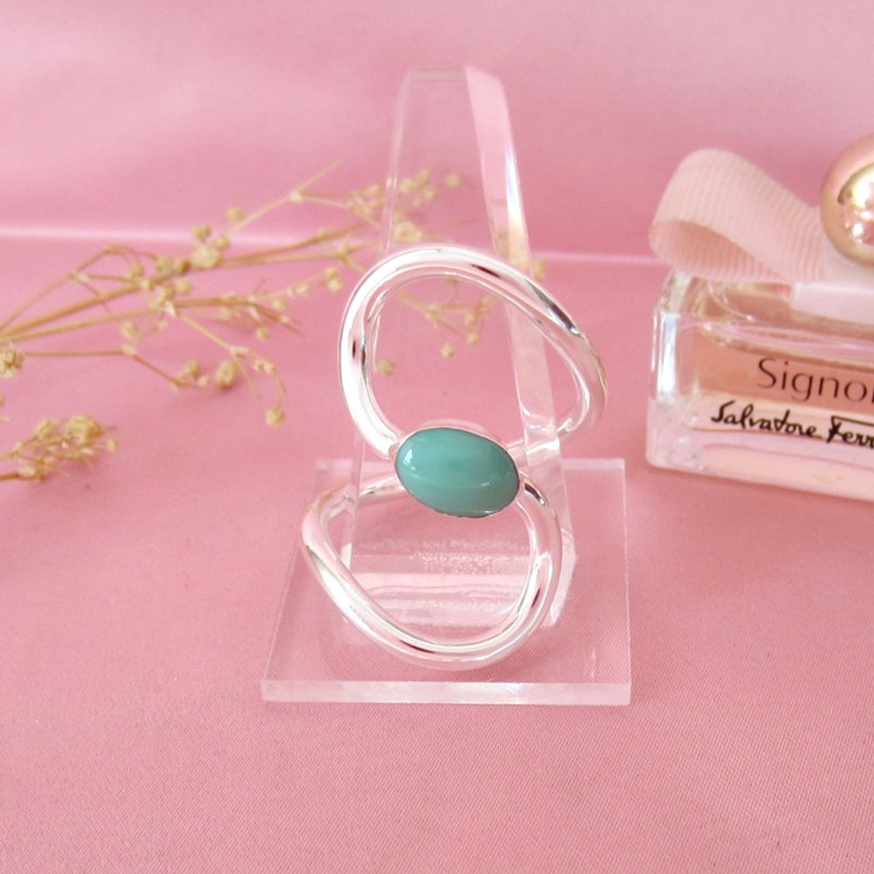 Anillo Silueta con Resina