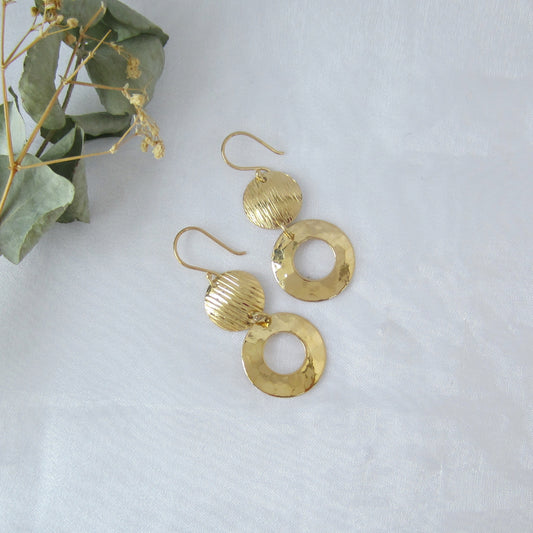 Aretes Dorados Circulares Doble Relieve
