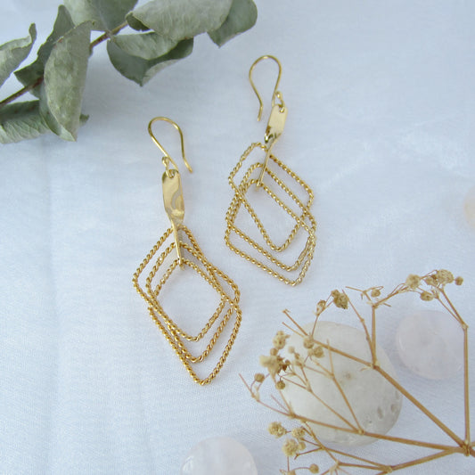 Arete Dorado Triple Rectángulo
