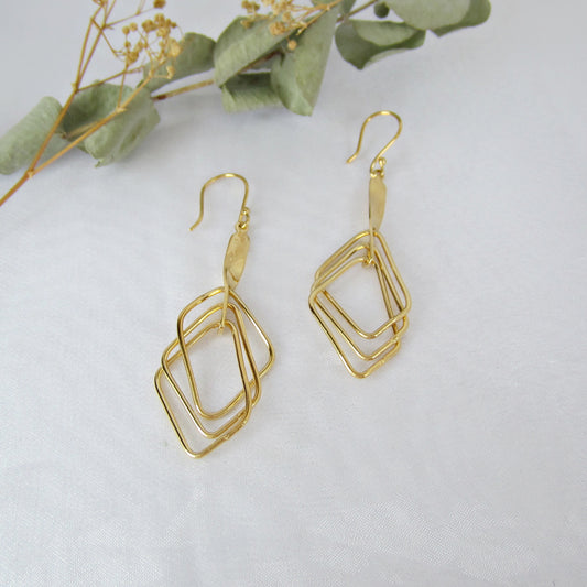 Arete Dorado Triple Rectángulo Liso
