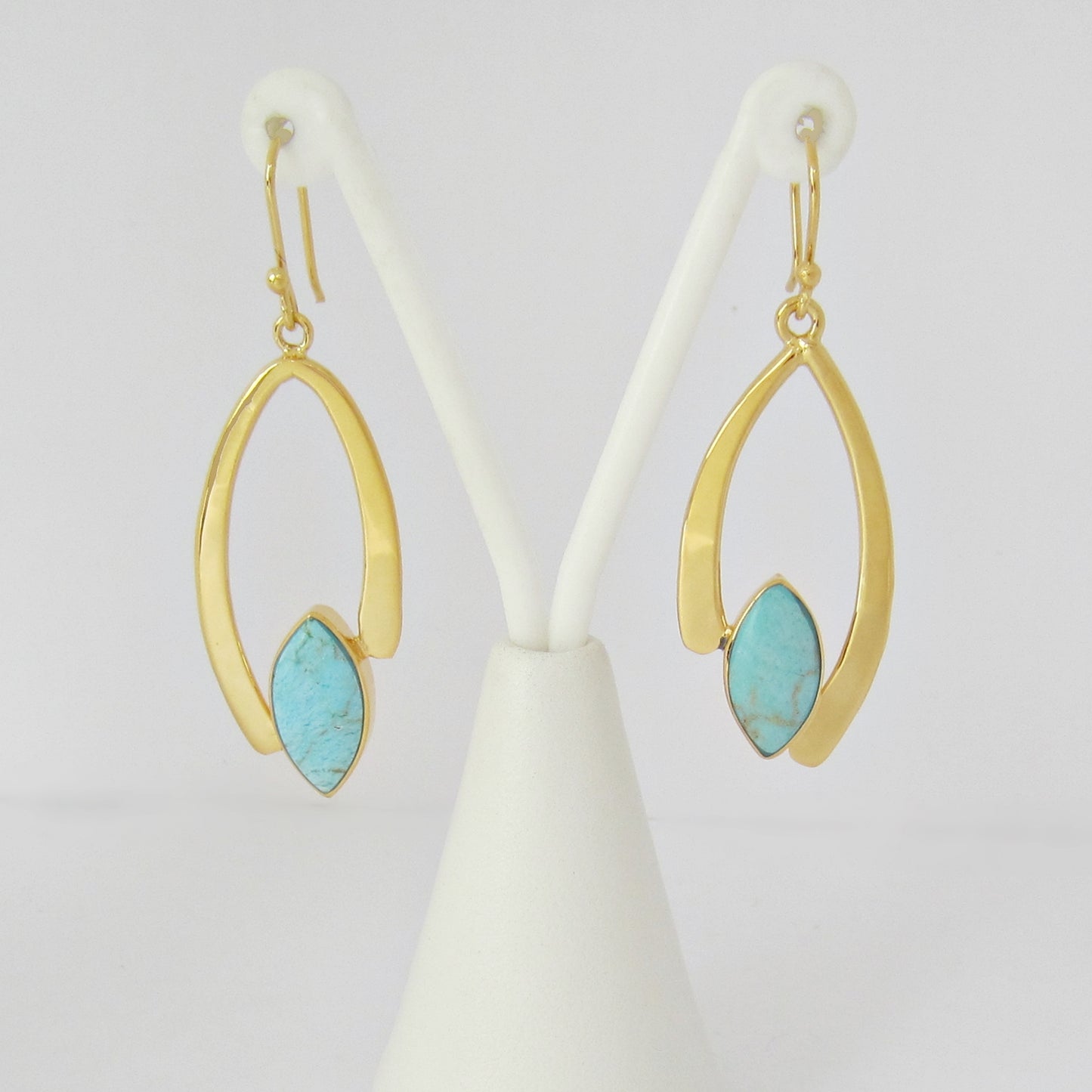 Aretes Dorados Gota de Agua