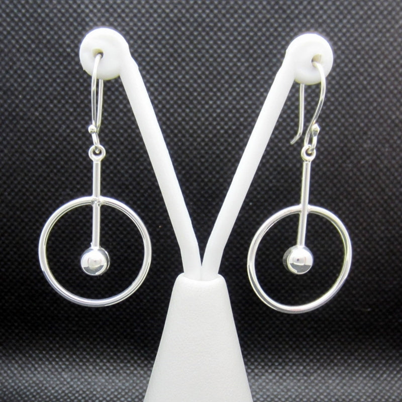 Aretes plateados Saturno pequeño