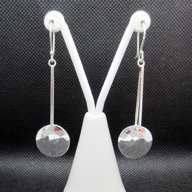 Aretes plateados geométricos